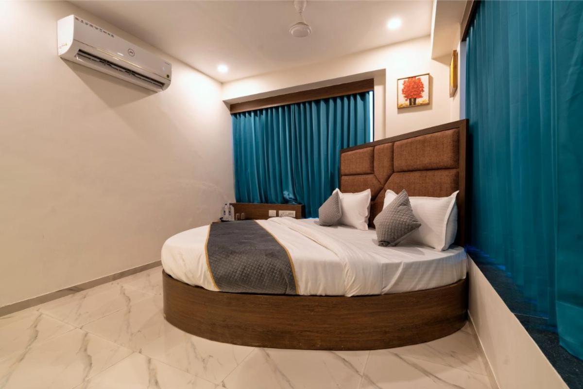 Hotel Royal 24 Ahmedabad Exterior photo