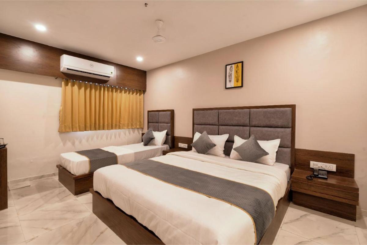 Hotel Royal 24 Ahmedabad Exterior photo