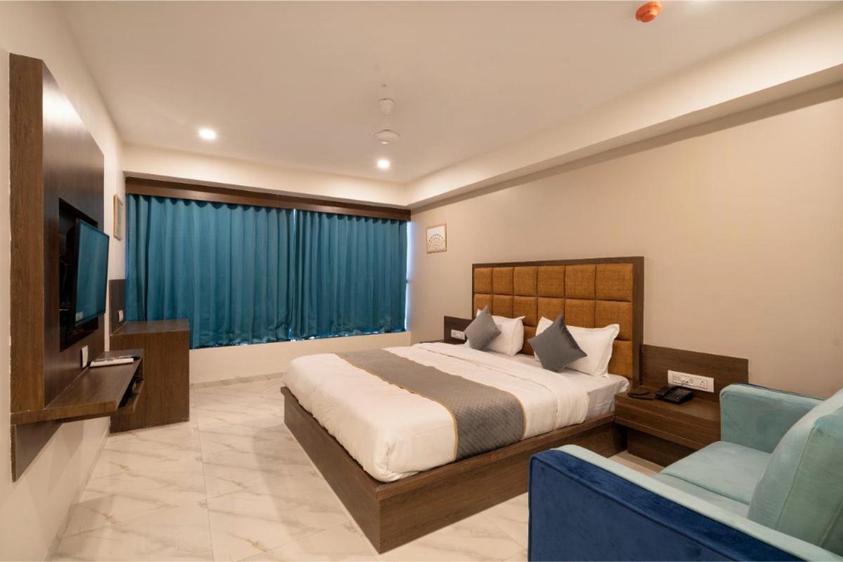 Hotel Royal 24 Ahmedabad Exterior photo